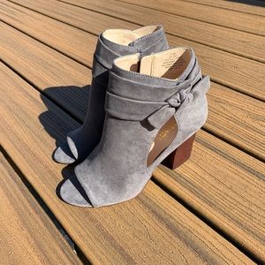 Gray Nine West Bow Booties